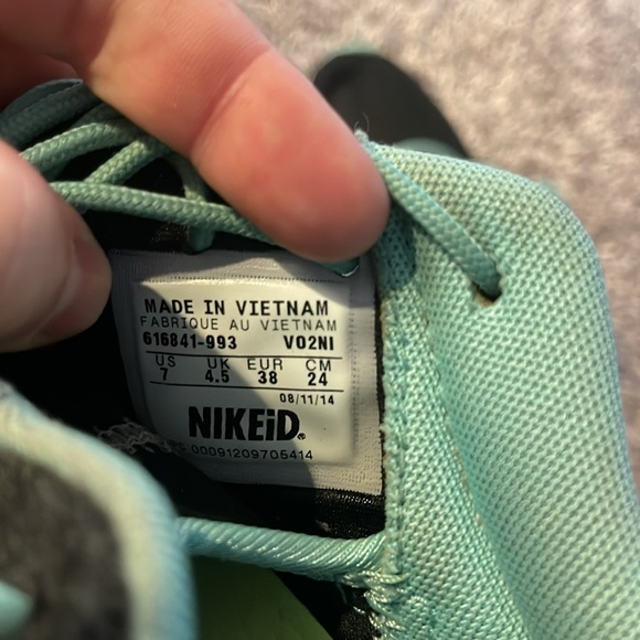 Women's Nike Roshe Runs - Picture 6 of 6